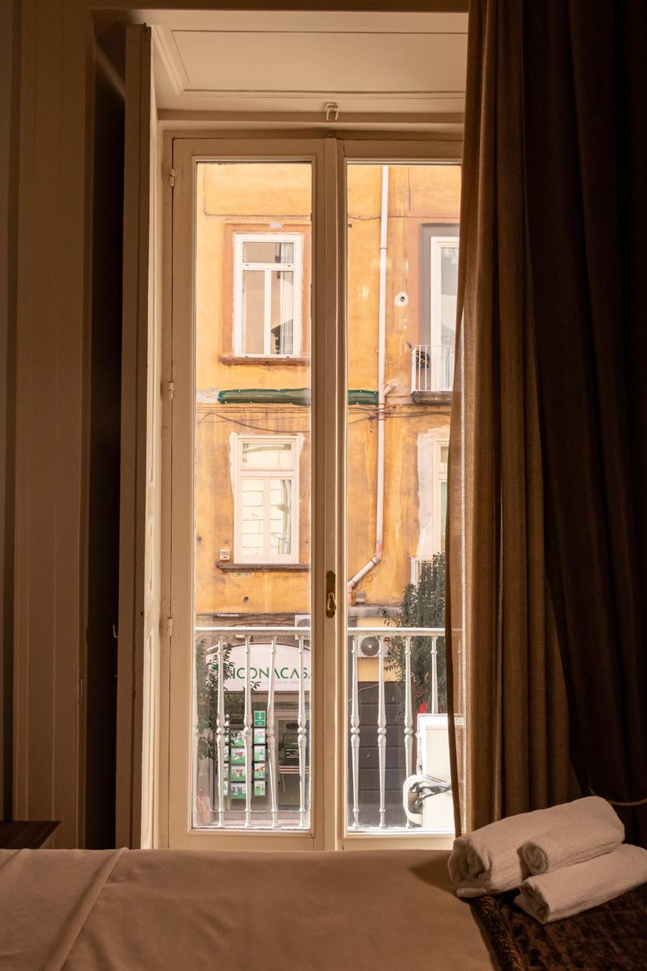 Duomo Luxury Suites Napoli Bagian luar foto