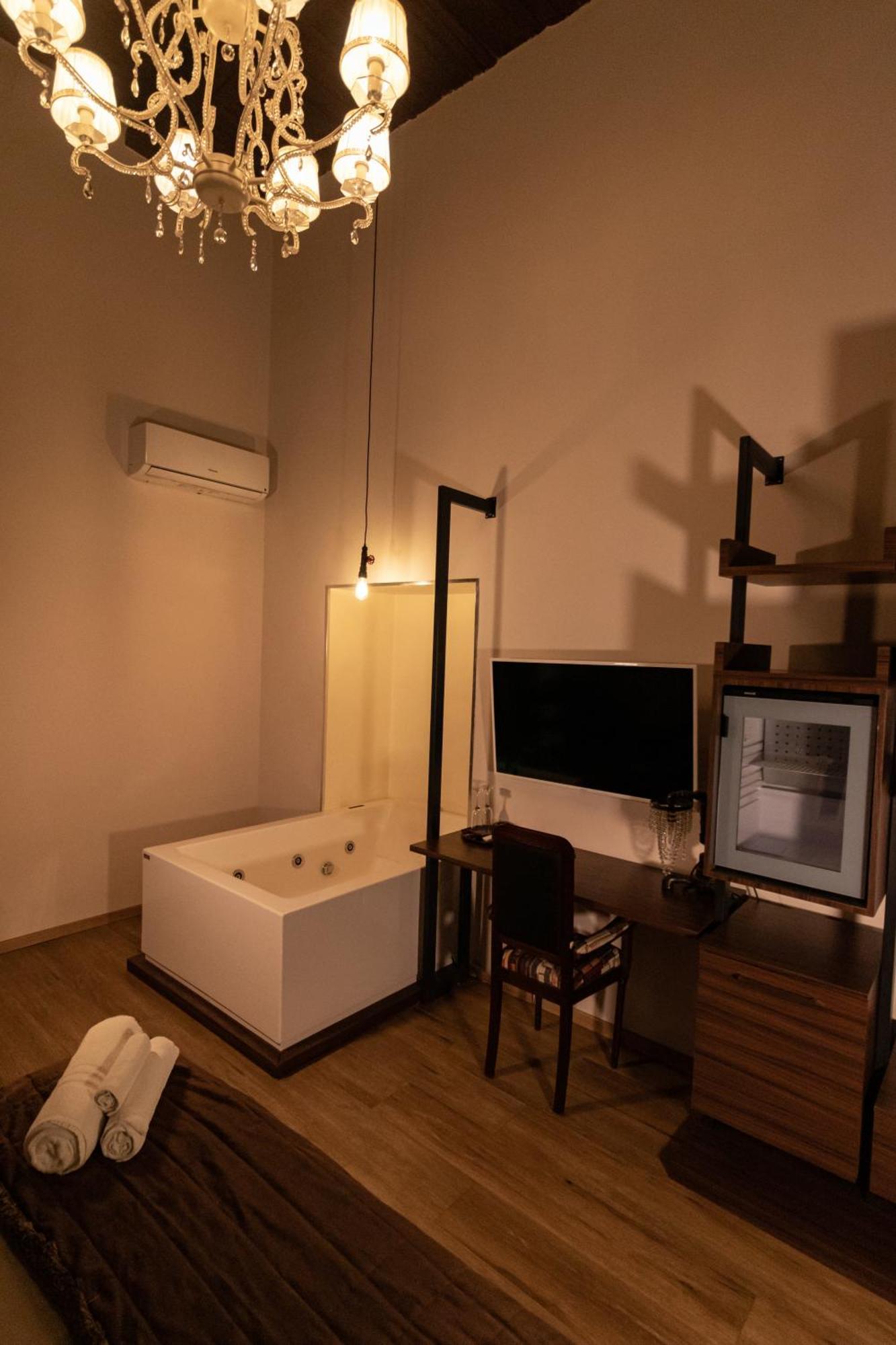 Duomo Luxury Suites Napoli Bagian luar foto