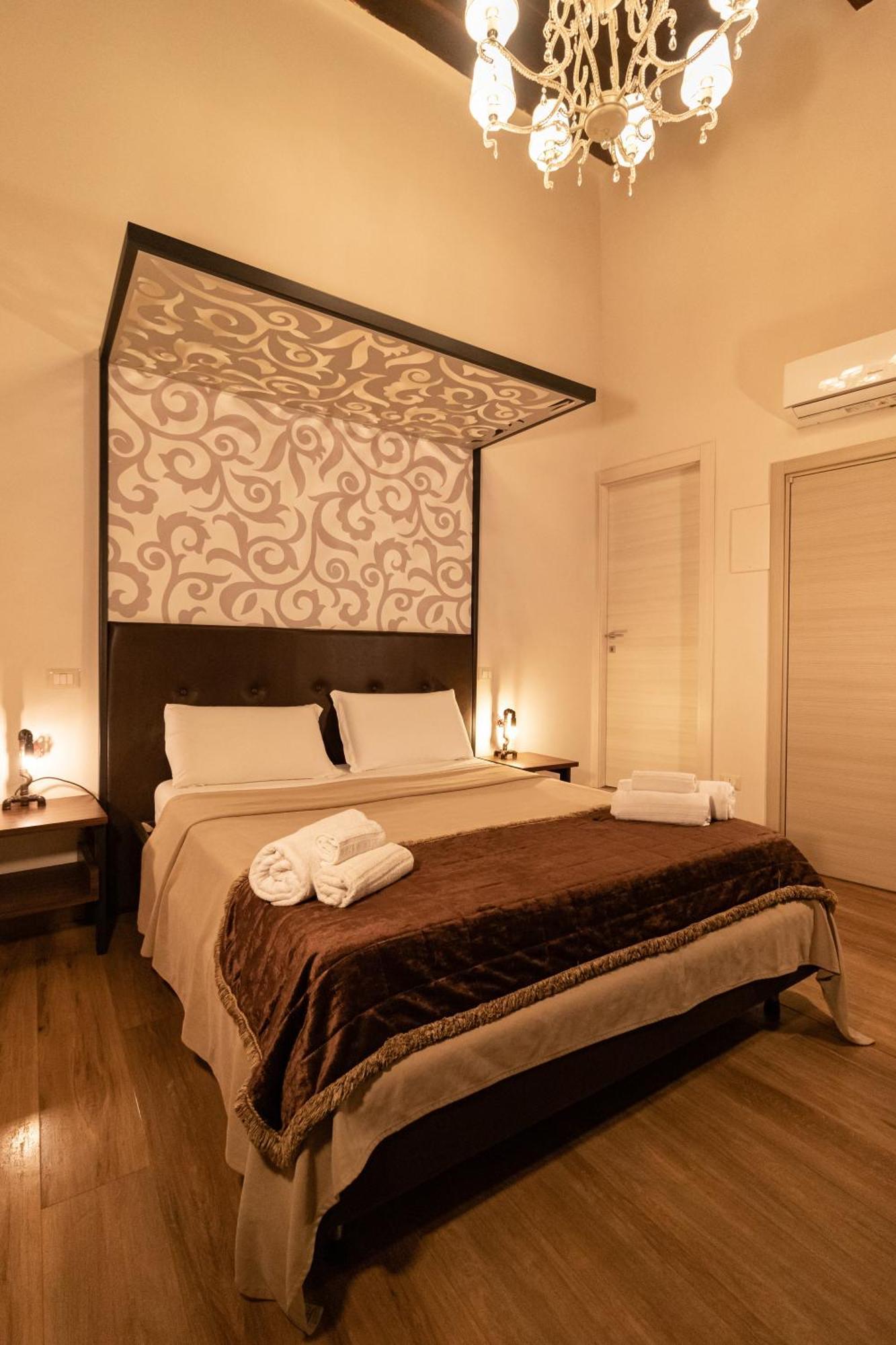 Duomo Luxury Suites Napoli Bagian luar foto