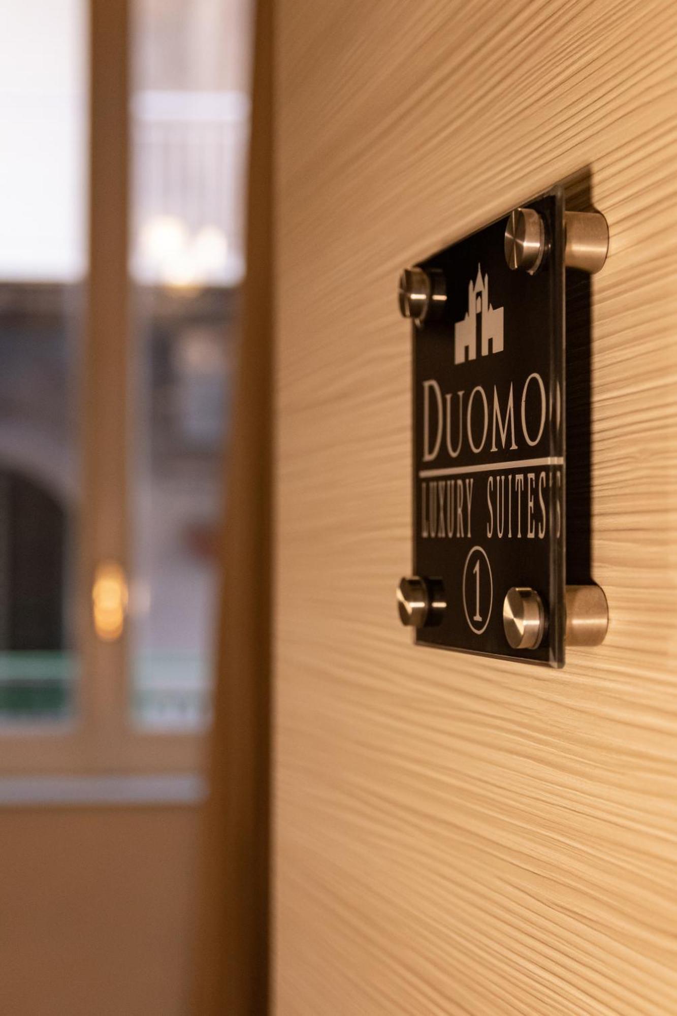 Duomo Luxury Suites Napoli Bagian luar foto
